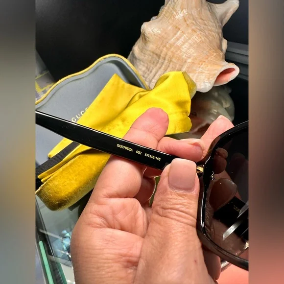 GUCCI Black Square Sunglasses - Picture 8 of 10